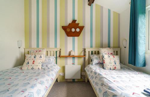 Beech Hut - a streamside family escape near Salcombe and Beaches - Foto 9