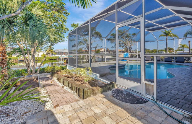 Waterfront Pool House w/ Heated Pool! - Foto 24