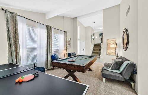 4BR Family Home, Private Pool & BBQ, Near Strip - Foto 35