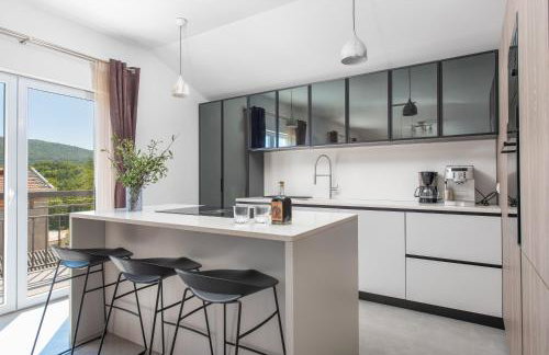 Luxury Villa Kristina with Heated Pool near Omis for 12 Guests - Foto 13