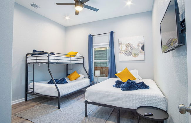 Experience Convenience w/ 4br/3ba Near Alamodome - Foto 8