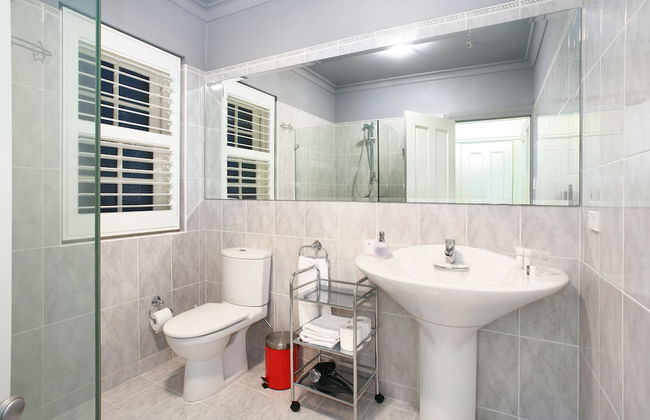 Art Deco in the Cul-de-Sac - Photo 7