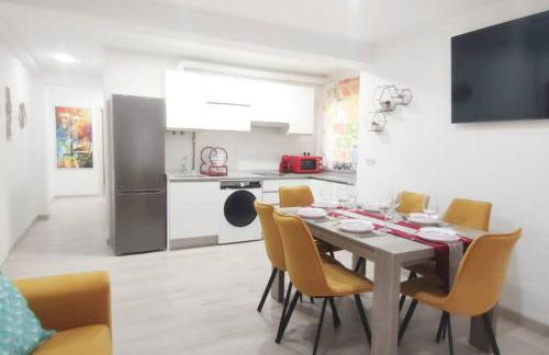 - LUJO - Parking, Maquina Arcade, Wifi y Netflix - Foto 11