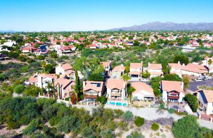 Pool-side Villa with Perfect Views - Foto 34