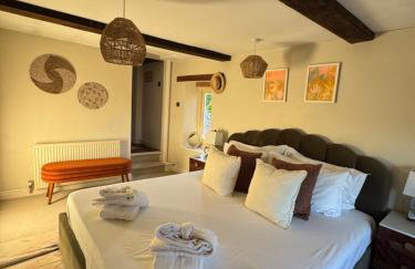 Boho Chic Cottage & Wild Garden nr Soho Farmhouse - Photo 24