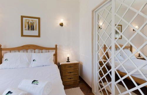 BmyGuest - Lagoa Beach & Pool Villa - Foto 18