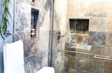 Earthy Hobbit Jungle with Privacy & Serenity - Foto 29