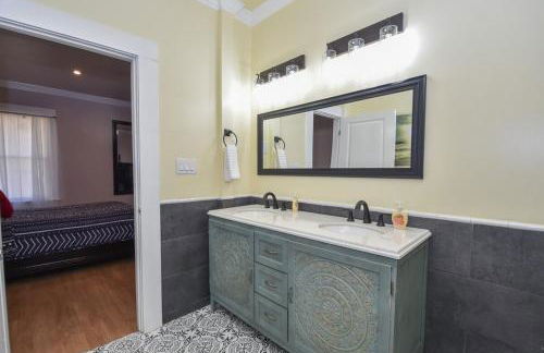 Luxe 6BR Escape Sleeps 24, Private Parking only 5min to Mid&Dtwn ATL - Foto 13