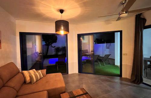 Luxury 3-bedroom villa with heated private pool - in Marina Rubicon, Playa Blanca, Lanzarote - Foto 8