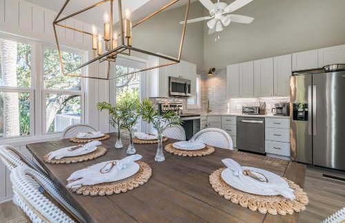 NEWLY Renovated Short Walk to Beach and Beach Club - Sleeps 12 - Foto 8