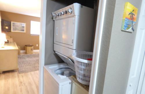 Cocoa Beach - Oceanfront - Steps to the Pier and Ocean - Foto 20