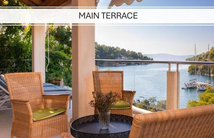 VILLA PHILIPPA - luxurious five-room villa - idyllic location - first row to the sea - spectacular view of the sea bay - unforgettable sunsets - 15 minutes from Supetar ferry port - free parking - private heated pool - Foto 16