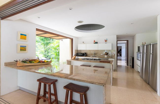 w Beautiful 4BR Villa at Mesa de Yeguas - Photo 5