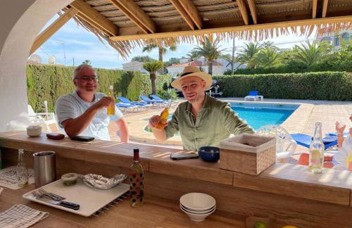 Off-grid Luxury Villa with Tikibar by the pool. - Photo 75