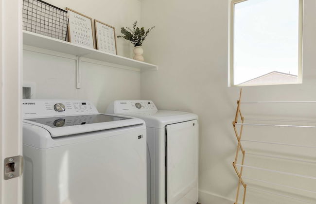 Desert Eden by Avantstay 6BR w/ Ensuite Backyard Oasis w/ Pool & Hot Tub! - Foto 34