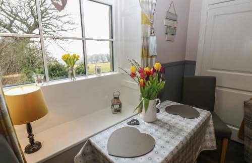 West Wing Cottage - Photo 9