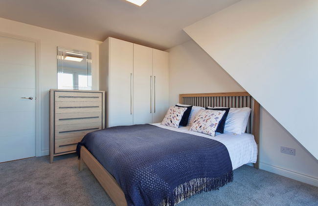 Staines City Centre by Charles Hope - Photo 6