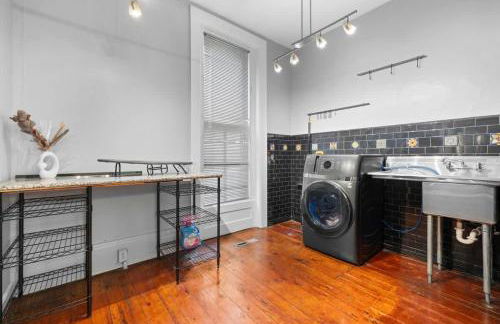 Allentown 5 BR House Free Parking No Chores! - Photo 37