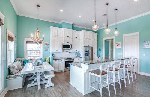 Escape Gulf Views Tiki Bar Sleeps 14 - Foto 8