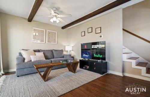 Walk to Zilker Patio w a View Elevated Balcony - Photo 8