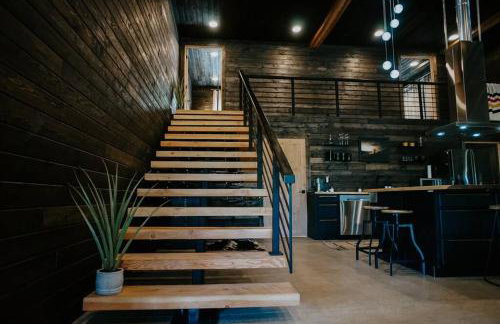 Luxe Nordic Barndominium Retreat at Black Pine - Foto 49