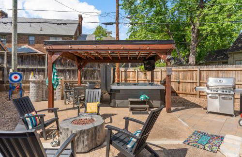 Castle Stay by Gathering Place Hot Tub & Fire Pit - Foto 41