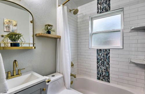 Lake Granbury Getaway about 1 Block to Waterfront - Foto 19