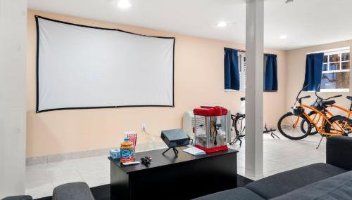 Hot Tub, Electric Bikes, Solo Stove, Projector, Smores - Foto 3