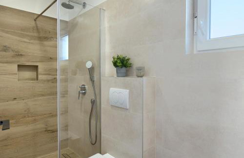 Brand new Villa Leny with heated pool - Foto 29