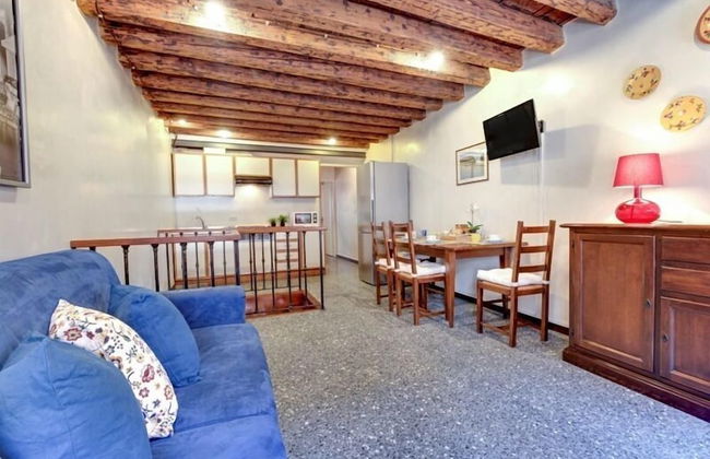 Guggenheim Collection Venice Apartment - Photo 10