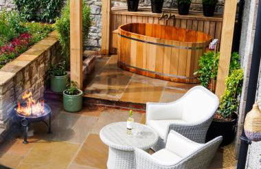 PEAK DISTRICT ROMANTIC Courtyard Loft, with Outdoor Japanese Whirlpool Bath - Foto 2