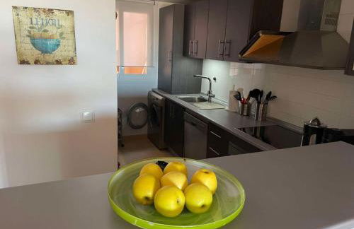 BEL APPARTEMENT REZ De CHAUSSEE AVEC DOUBLE TERRASSE FACE AU LAC ET AU GOLF - Foto 24