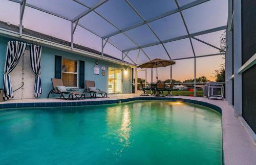 THIS IS PARADISE FOUND! Private In-Ground Pool Home, Views, Near Dis, NO Steps, LOW Rates! - Foto 70