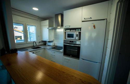 Precioso atico con vistas al mar 20 metros de Playa de Usil - Foto 14