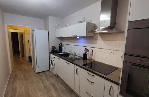 T3 lumineux avec grande terrasse et parking sécurisé - Foto 14