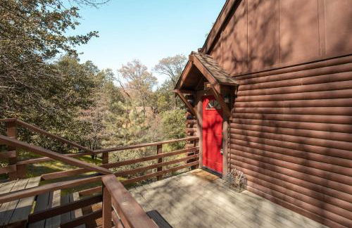 Sprocket Hollow Treetop A-Frame Log Cabin - Foto 1