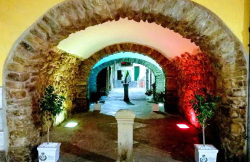 Sotto L'Arco - Foto 1