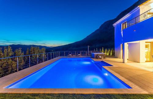 Villa Flora with a 53 sqm private pool with Cinema room with projector and 4 en-suite bedrooms - Foto 40