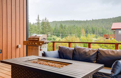 Mendenhall Valley Escape with Furnished Deck! - Foto 5