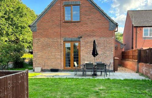 2-Bed House - Sleeps 6 - Garden Parking Wifi - Foto 5