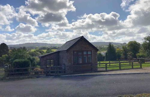 Peaceful Open-Plan Cottage With A View - Photo 15
