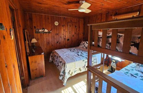 Cozy Cabin Retreat - Sleeps 8 - 1 Hr from STL - Foto 19