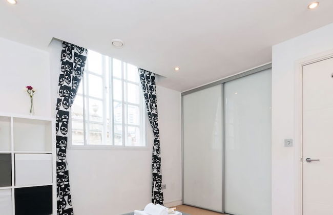 The Chamber Suites - Photo 5