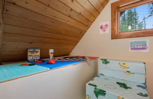 Riverside Retreat - Photo 28