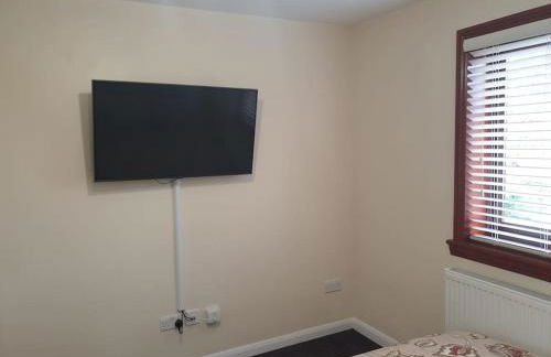 London Luxury 6 Bedroom Family House Sleeps 12 people Parking for 4 Cars Close to tube. - Foto 63