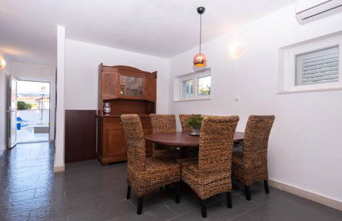 Amazing house W pool and big sunny terrace close to sea & beach - Photo 16