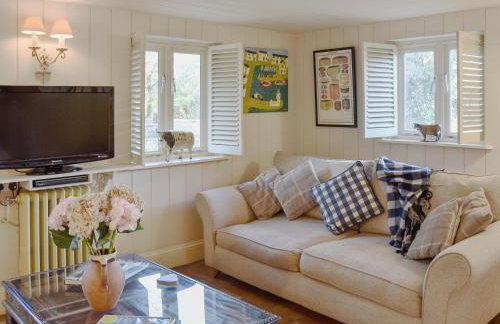 Swallows Nest - Photo 4