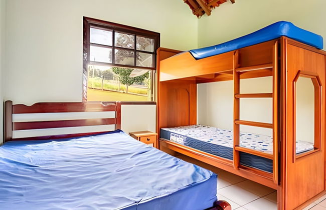 Chácara com 4 Chalés grande piscina - Foto 9