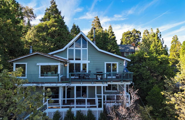 Lake Access, Game Room, Firepit, 3 Decks w/ Views Lakeview Ridge by Avantstay - Foto 33