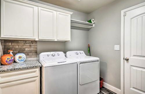 Modern Amarillo House with Fire Pit and Hot Tub! - Photo 28